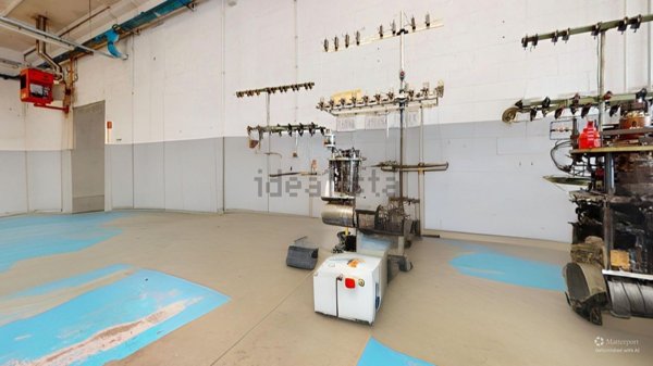 capannone in vendita a Muggiò in zona Taccona