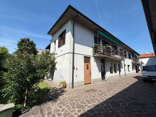 casa indipendente in vendita a Muggiò in zona Taccona
