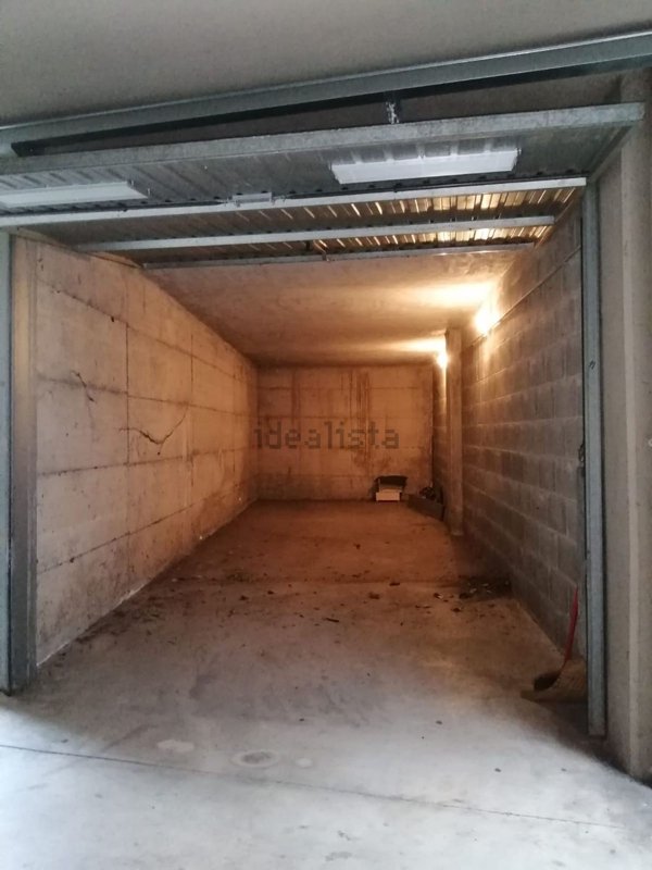 box auto in vendita a Muggiò in zona Taccona