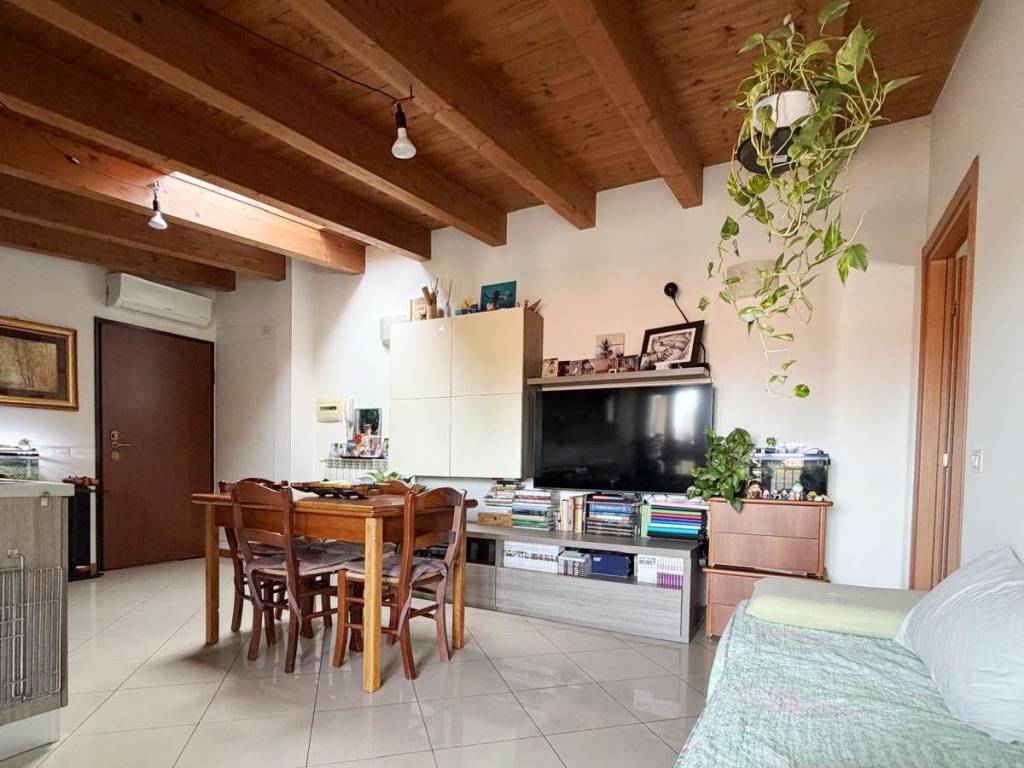 appartamento in vendita a Muggiò in zona Taccona