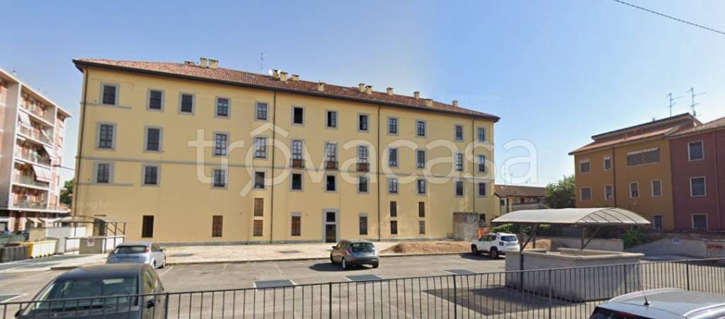 locale di sgombero in vendita a Muggiò in zona Taccona