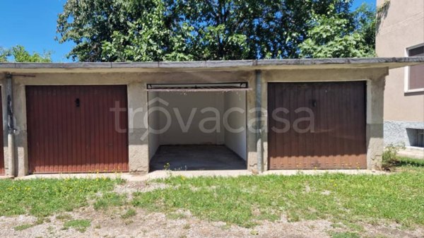 box auto in vendita a Muggiò in zona Taccona
