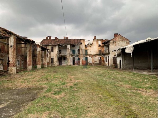 azienda agricola in vendita a Muggiò in zona Taccona