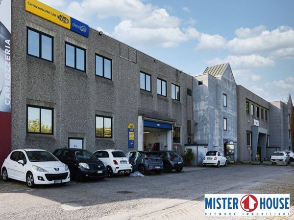 ufficio in vendita a Muggiò in zona Taccona