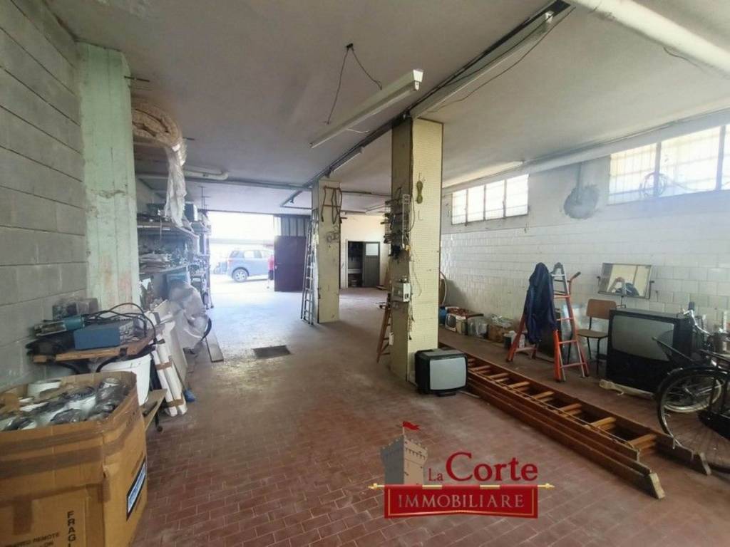 negozio in vendita a Nova Milanese