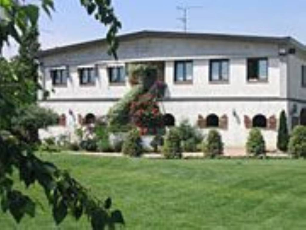 locale di sgombero in vendita a Nova Milanese