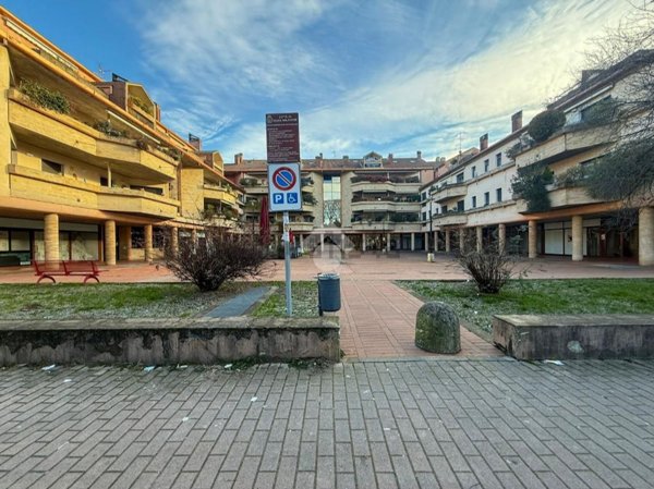 negozio in vendita a Nova Milanese