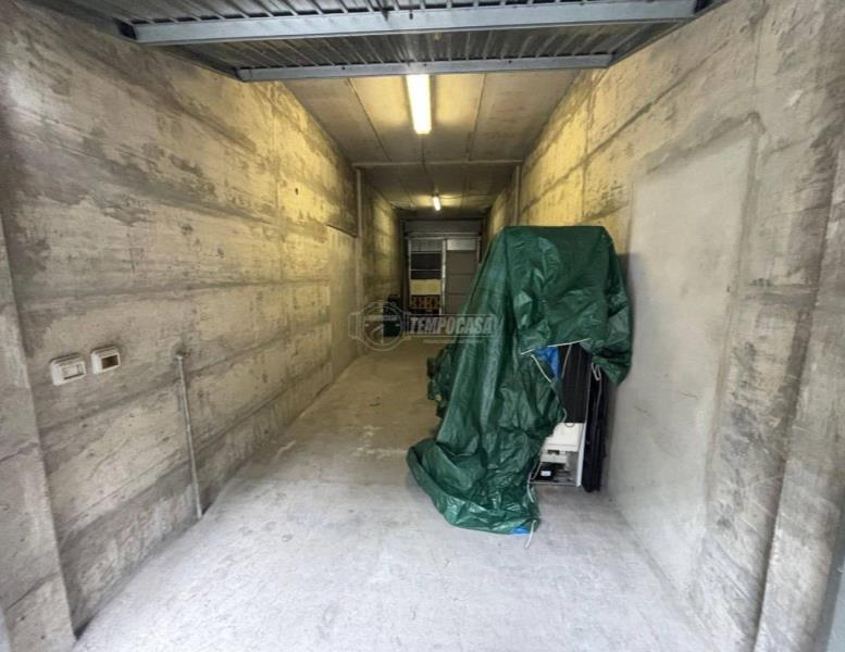 negozio in vendita a Nova Milanese