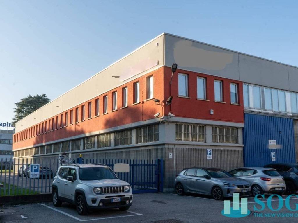 capannone in vendita a Nova Milanese