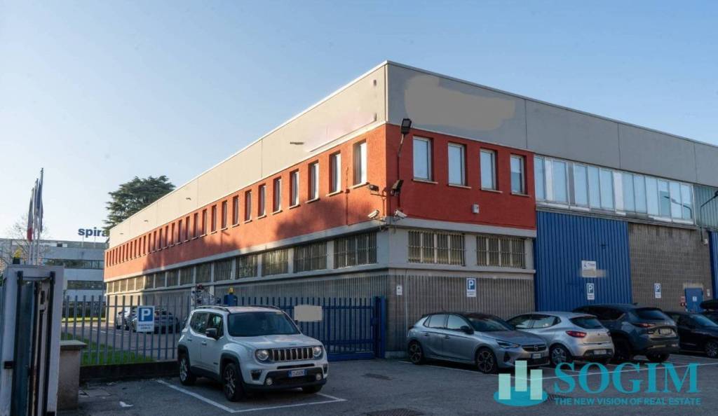 capannone in vendita a Nova Milanese