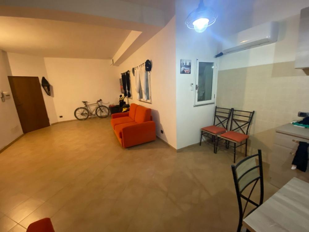 locale commerciale in vendita a Nova Milanese