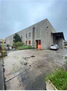 locale commerciale in vendita a Nova Milanese