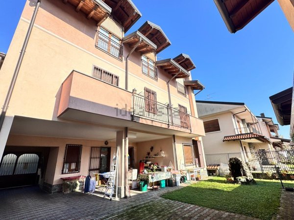 casa indipendente in vendita a Nova Milanese