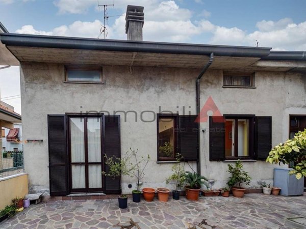 casa indipendente in vendita a Nova Milanese