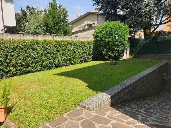 casa indipendente in vendita a Nova Milanese
