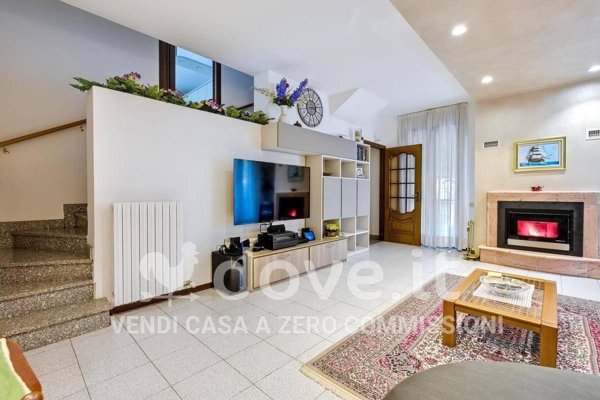 casa indipendente in vendita a Nova Milanese