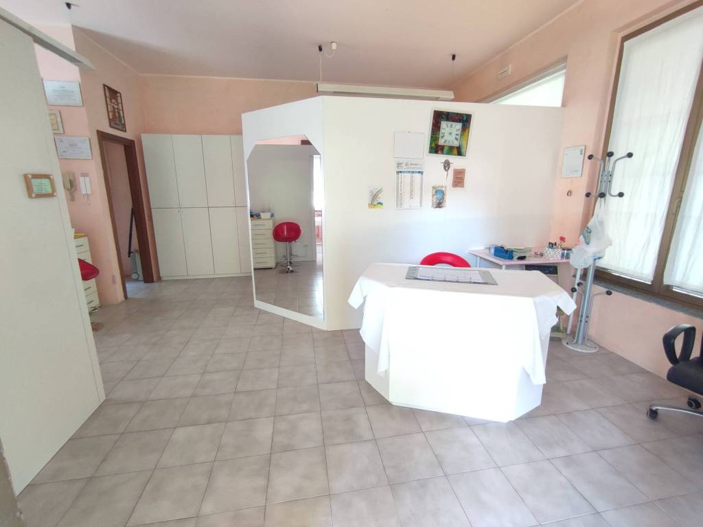 negozio in vendita a Nova Milanese
