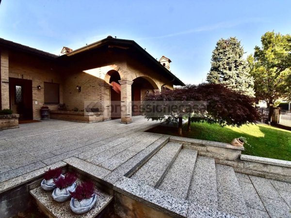 casa indipendente in vendita a Nova Milanese