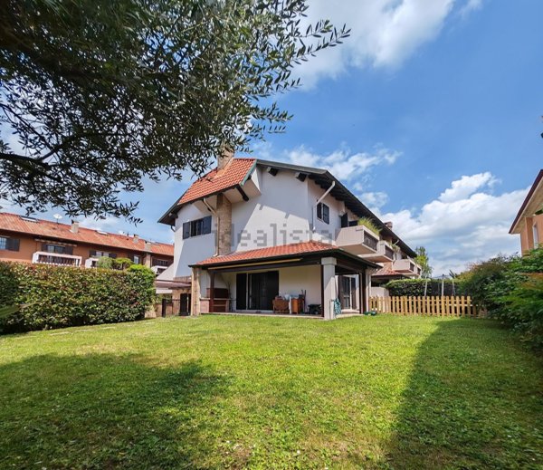 casa indipendente in vendita a Nova Milanese