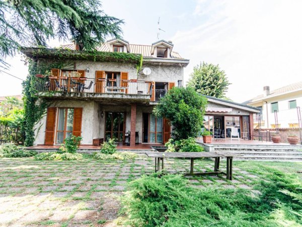 casa indipendente in vendita a Nova Milanese