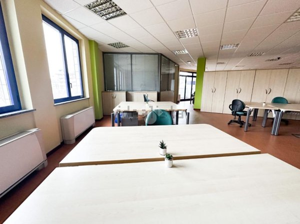 ufficio in vendita a Nova Milanese