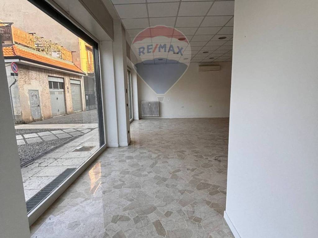 negozio in vendita a Nova Milanese