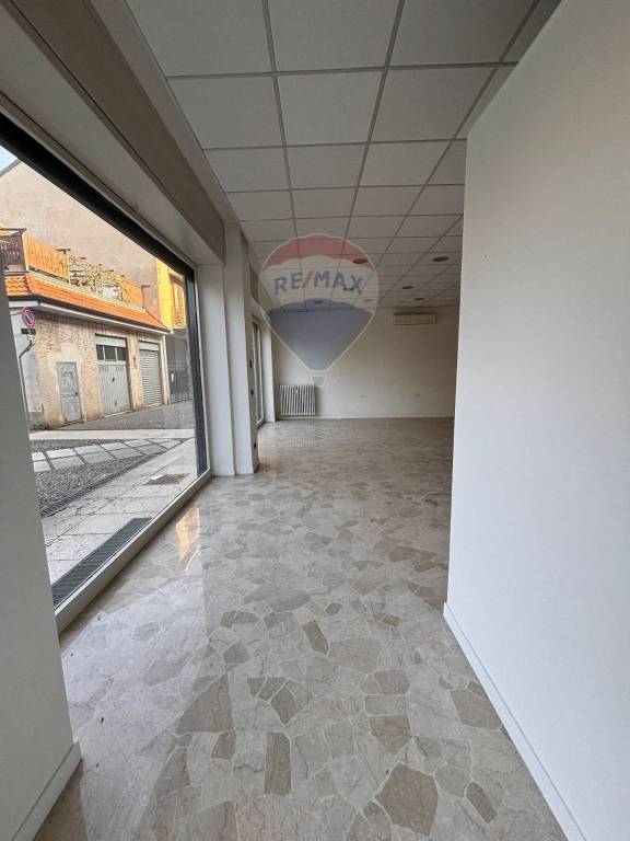negozio in vendita a Nova Milanese