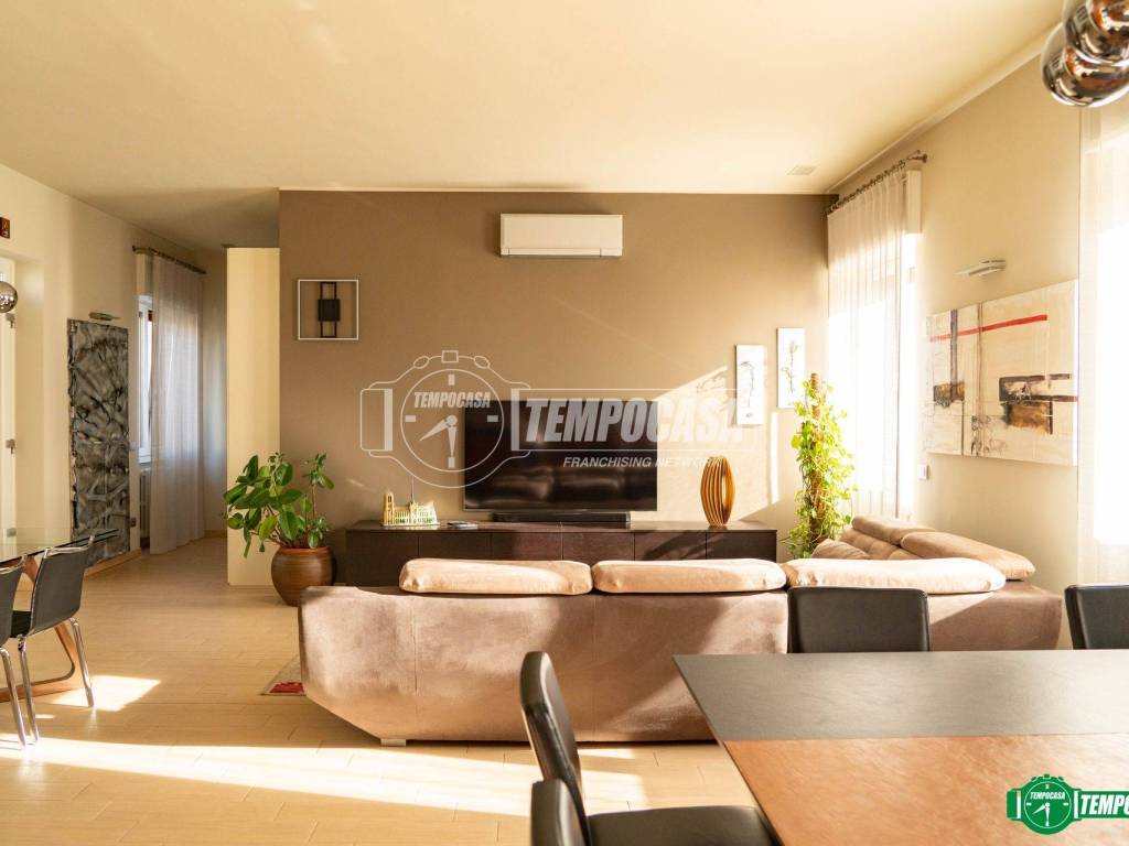 casa indipendente in vendita a Nova Milanese