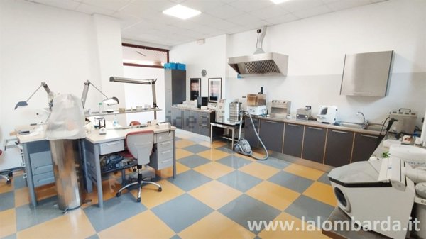 ufficio in vendita a Nova Milanese