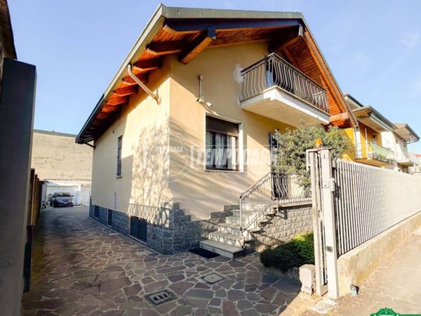 casa indipendente in vendita a Nova Milanese
