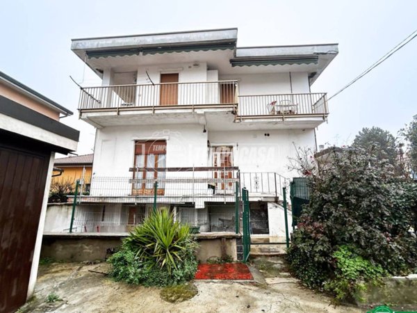 casa indipendente in vendita a Nova Milanese
