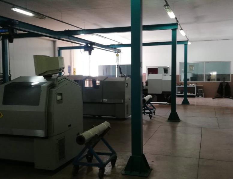 locale commerciale in vendita a Nova Milanese