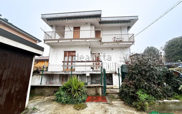 casa indipendente in vendita a Nova Milanese