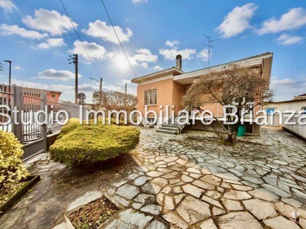 casa indipendente in vendita a Nova Milanese