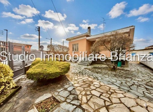 casa indipendente in vendita a Nova Milanese