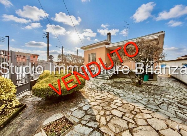 casa indipendente in vendita a Nova Milanese