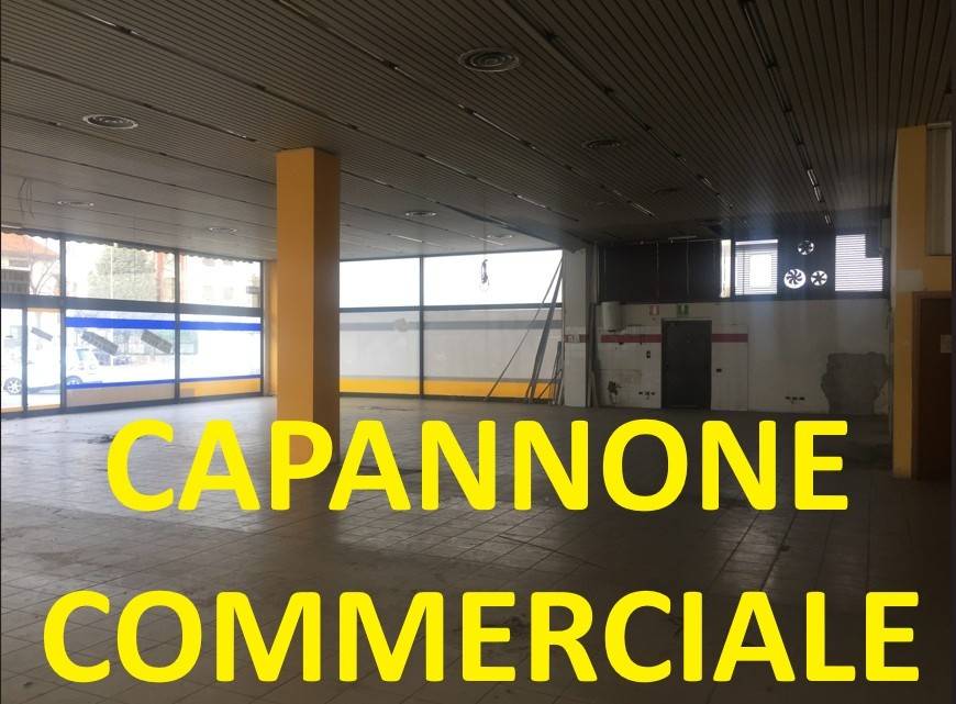 locale commerciale in vendita a Nova Milanese