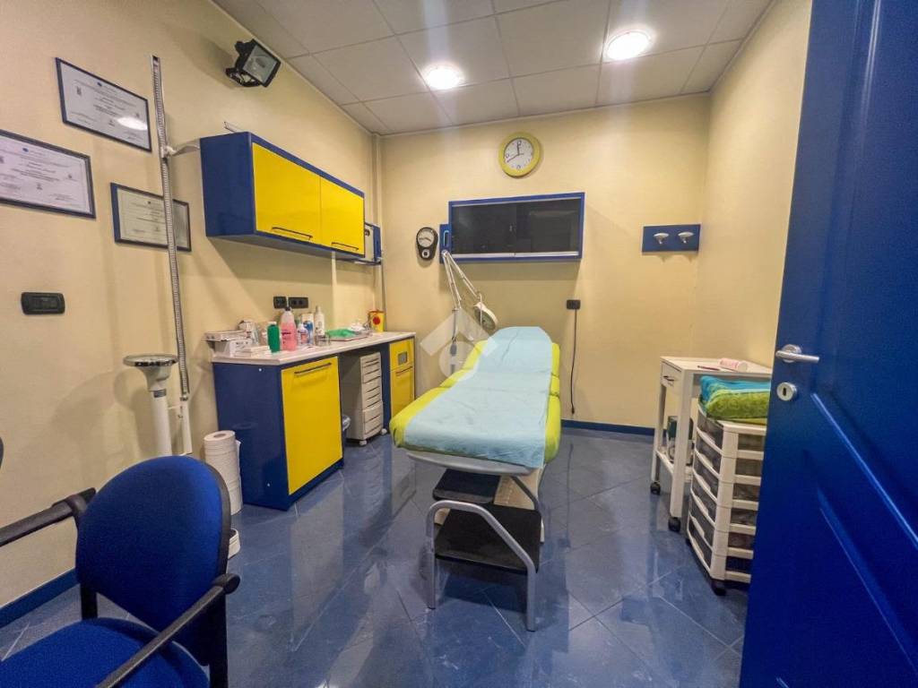 negozio in vendita a Nova Milanese