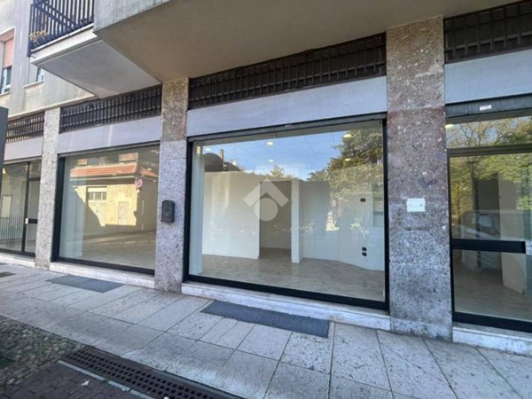 negozio in vendita a Nova Milanese