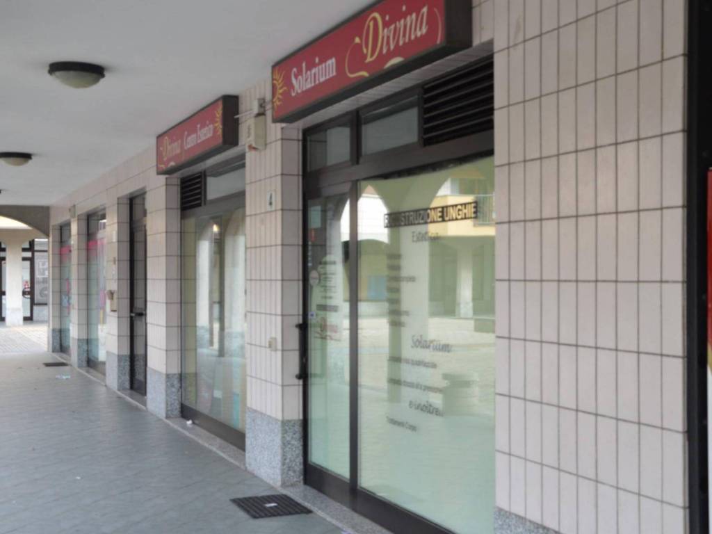negozio in vendita a Nova Milanese