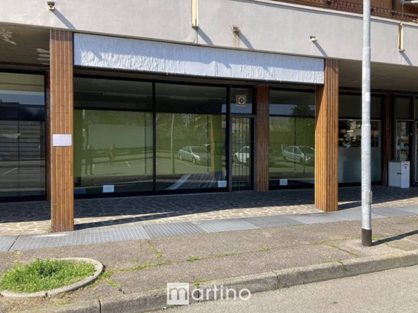 negozio in vendita a Nova Milanese
