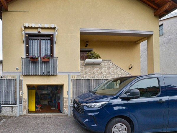 casa indipendente in vendita a Nova Milanese