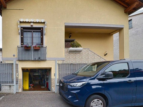 casa indipendente in vendita a Nova Milanese