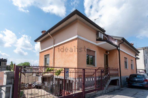 casa indipendente in vendita a Nova Milanese