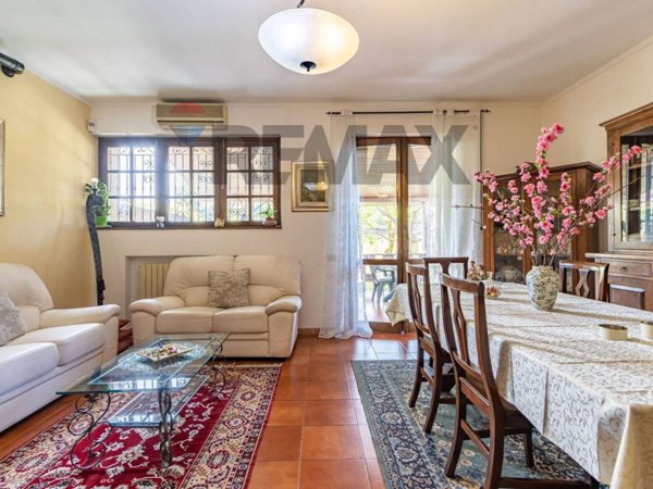 casa indipendente in vendita a Nova Milanese