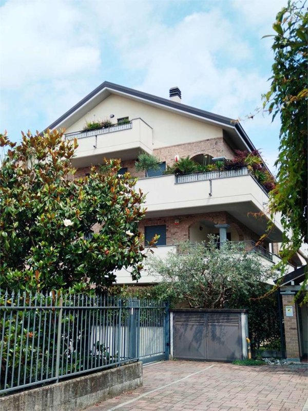 appartamento in vendita a Nova Milanese