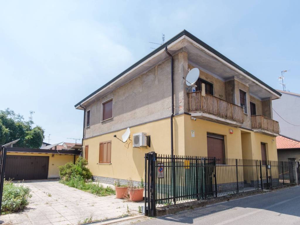 casa indipendente in vendita a Nova Milanese
