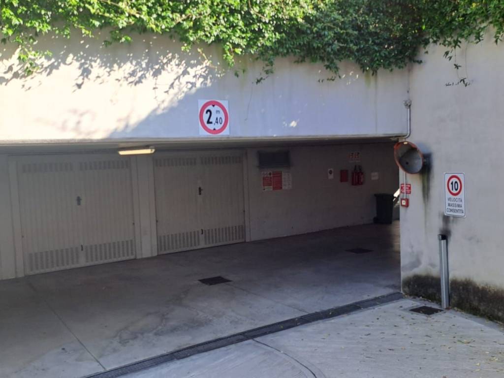 box auto in vendita a Nova Milanese