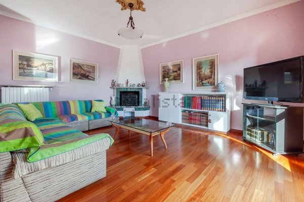 casa indipendente in vendita a Nova Milanese