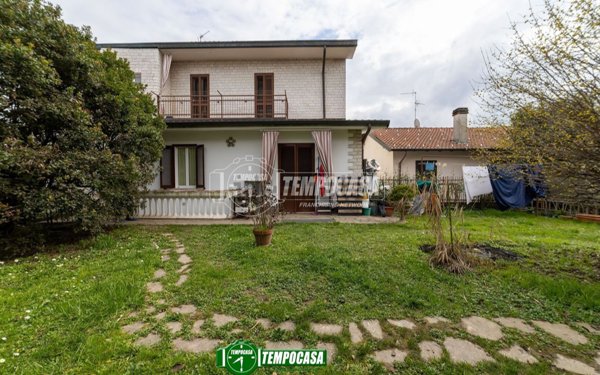 appartamento in vendita ad Ornago